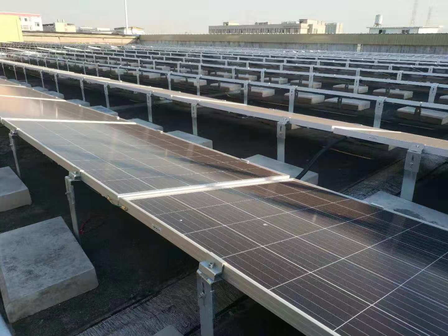 浙江金华1.2兆瓦道碴屋面安装工程